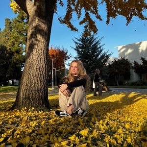 Meet your Posher, Abigail